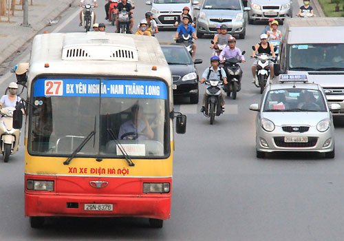 Đề xuất cho xe buýt dưới 17 chỗ hoạt động như taxi ở đô thị lớn